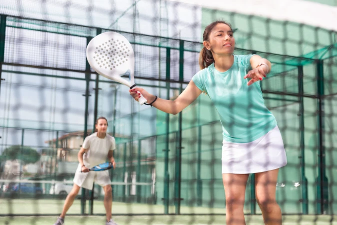 Padel: la nuova tendenza sportiva che unisce divertimento e stile di vita